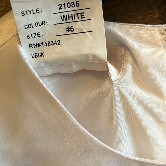 Lauren Marie First Communion Dress, Size 5 - Picture 5 of 16